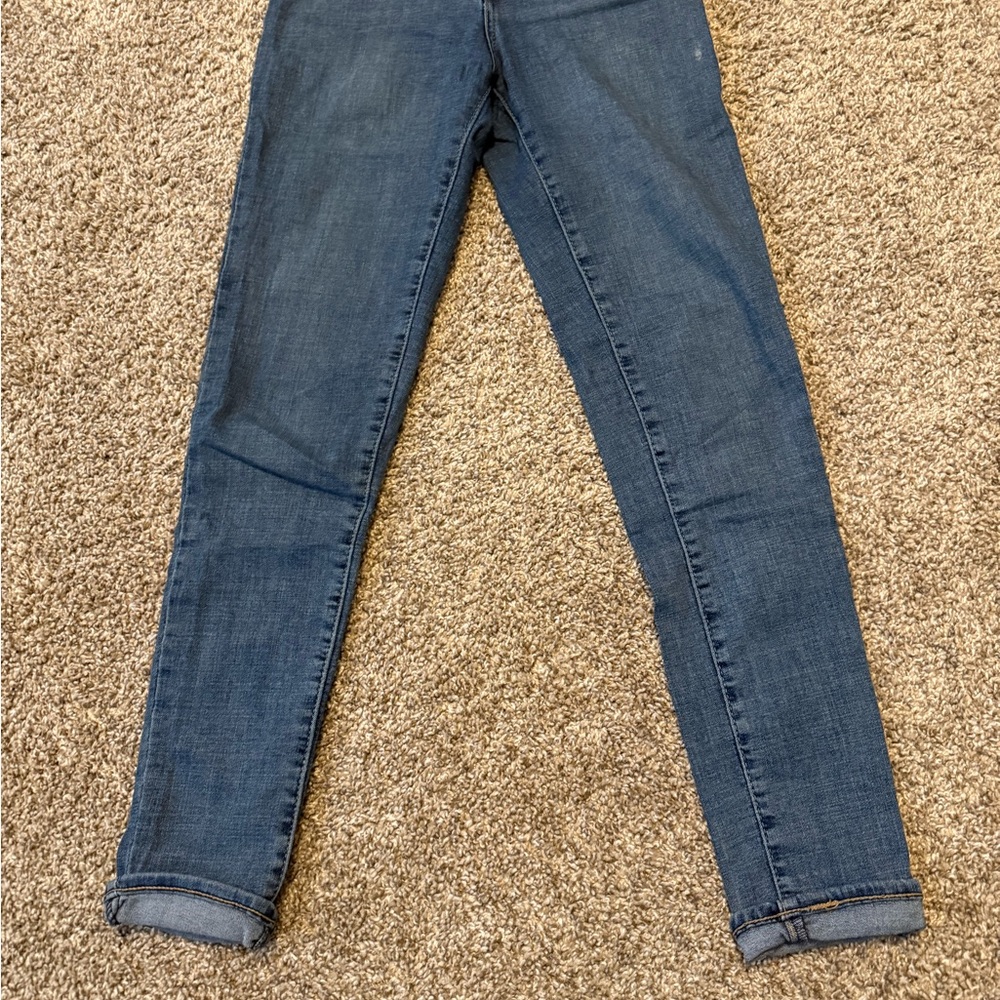 Levi’s High Rise Skinny Jeans - Picture 2 of 5